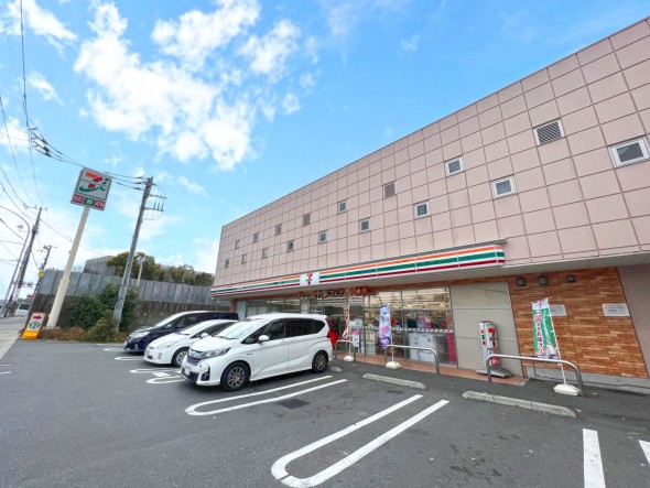 コンビニ 200m セブンイレブン横浜小港町1丁目店