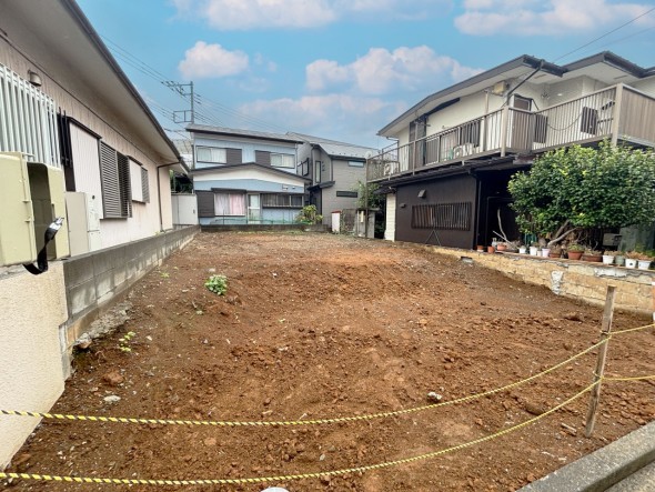 とても開放感ある土地です!日当たりの良さが外観からも伝わります!