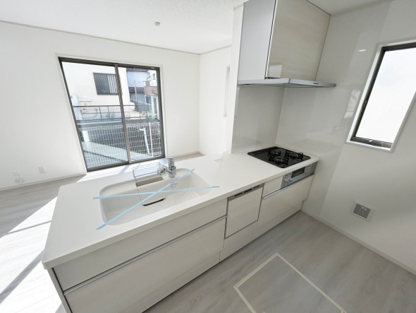 使い勝手の良い設備のキッチンで効率よくお料理もできます。