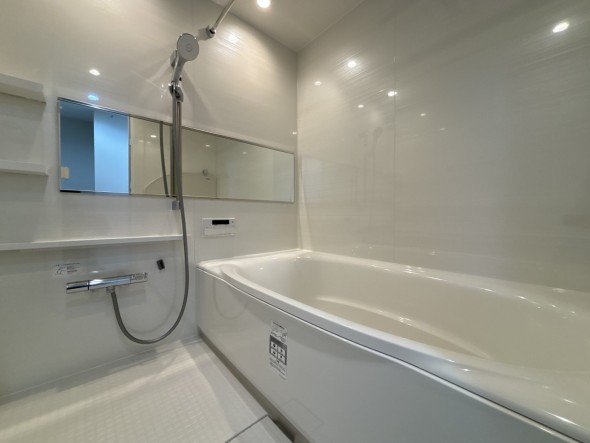 内装 1日の疲れを癒すバスルーム。