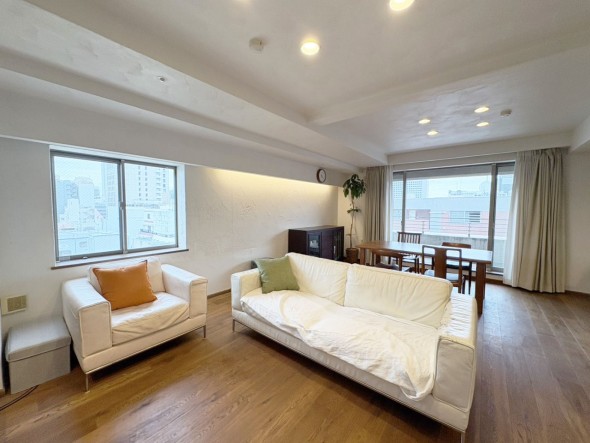 家族の笑い声が聞こえてきそうなダイニングです