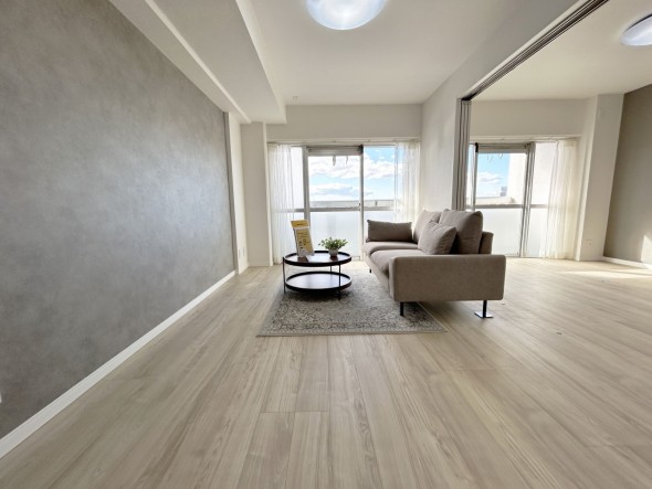 家族と過ごす時間を大切にしたい方にぴったりの明るくゆとりある住空間です。