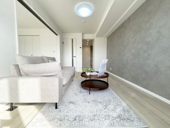 家族と過ごすひと時を優しく包み込むリビングダイニング。