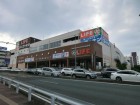 スーパー m ライフ戸塚汲沢店(コーナンとライフ。ホームセンターが近くにあと安心です。)