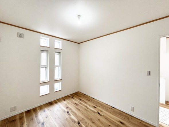 洋室5.5帖。家族一人ひとりの大切なプライベート空間。