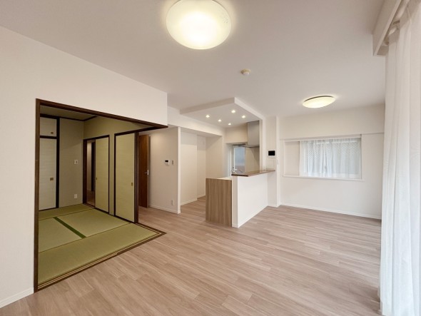 家族と過ごす時間を大切にしたい方にぴったりの明るくゆとりある住空間です。