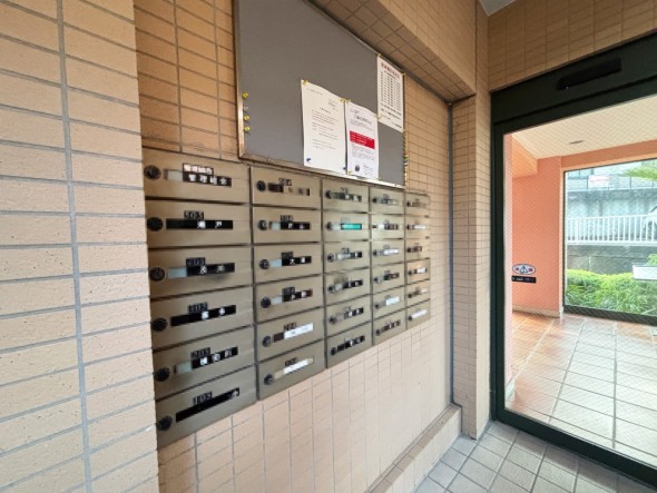 住戸専用の郵便受け。