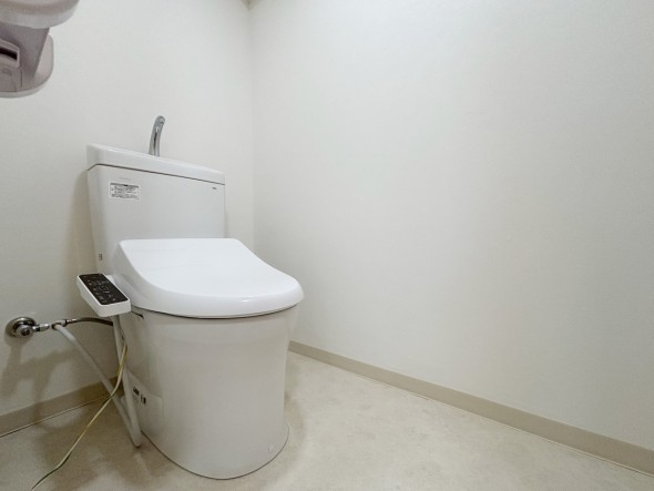 ウォシュレット機能付きトイレ