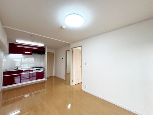 家族と過ごす時間を大切にしたい方にぴったりの明るくゆとりある住空間です。