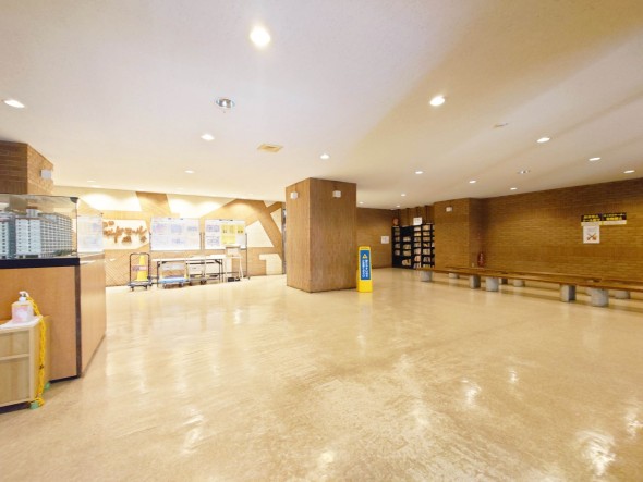 お客様をお迎えするロビーは落ち着いた雰囲気。