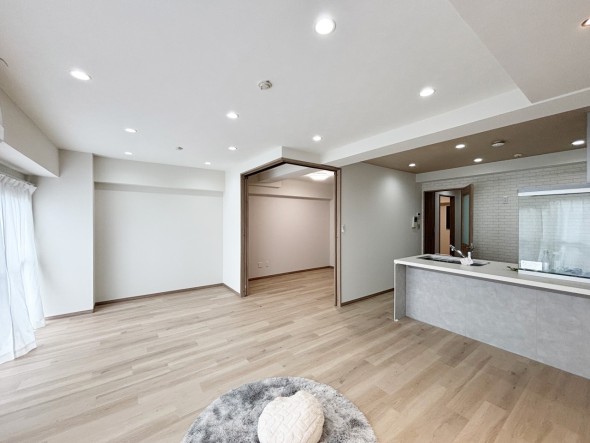 家族と過ごす時間を大切にしたい方にぴったりの明るくゆとりある住空間です。