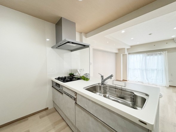 使い勝手の良い設備のキッチンで効率よくお料理もできます。