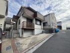 周辺は閑静な住宅街につき落ち着いた環境です。