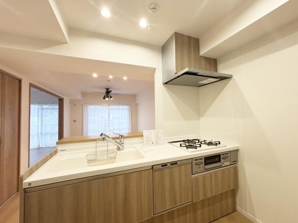 使い勝手の良い設備のキッチンで効率よくお料理もできます。