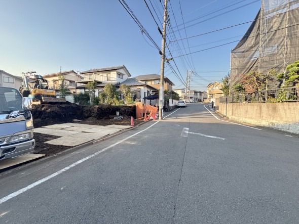 整備された前面道路です。