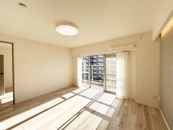 陽当りの良いリビングダイニング。