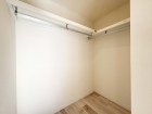 たっぷり入るウォークインクローゼットは奥行きがあるのでたくさん収納できます。