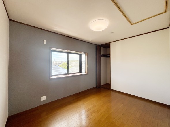 フローリングの部屋は清潔感があり、日々のお掃除も楽で助かりますね!