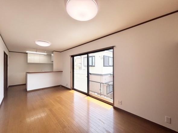 家族と過ごす時間を大切にしたい方にぴったりの明るくゆとりある住空間です。