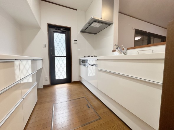 使い勝手の良い設備のキッチンで効率よくお料理もできます。