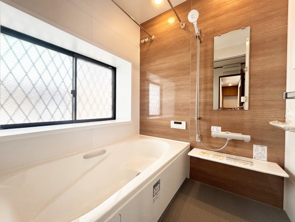 一日の疲れが癒される優雅なバスタイムを堪能できるゆとりあるバスルームです。