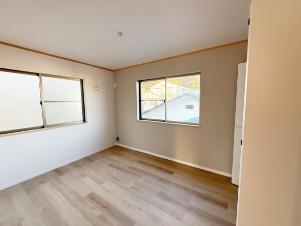 明るくあたたかな居室では、朝の目覚めも気持ちよく起きられます。