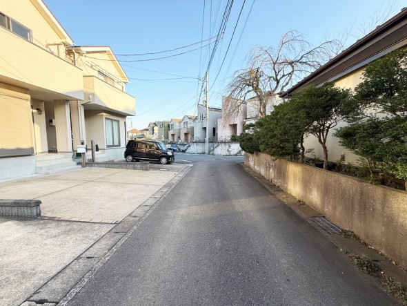 周辺は閑静な住宅街につき落ち着いた環境です。