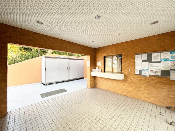 広いロビーで待ち合わせにも最適