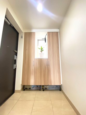 ゆとりある玄関スペース。収納も豊富です。