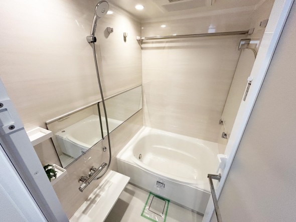 内装 1日の疲れを癒すバスルーム。