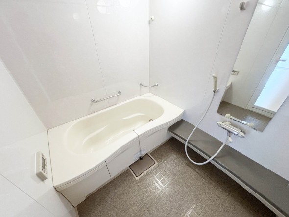 内装 1日の疲れを癒すバスルーム。