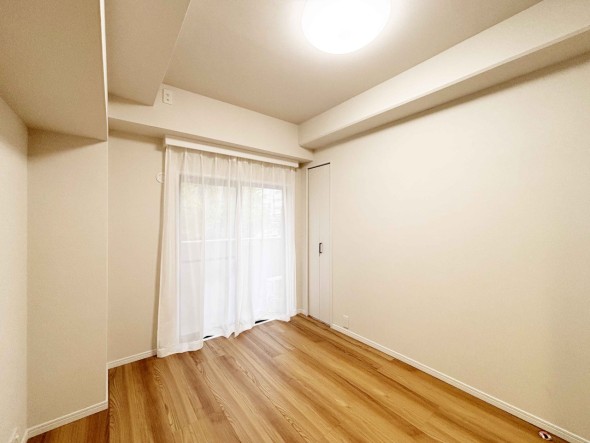 明るくあたたかな居室では、朝の目覚めも気持ちよく起きられます。