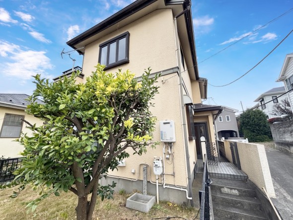 周辺は閑静な住宅街につき落ち着いた環境です。