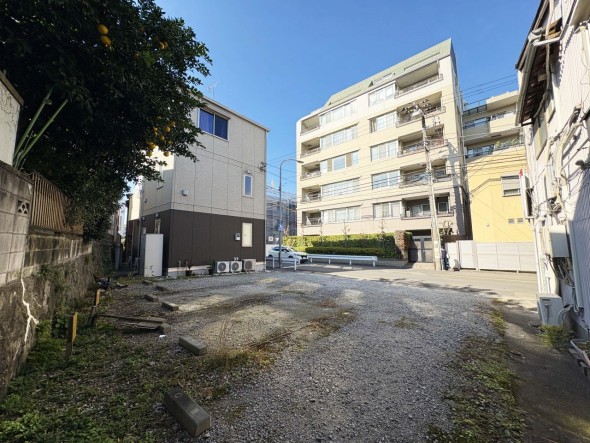 建築条件なしの売地です。お好きなハウスメーカーで建築していただけます。