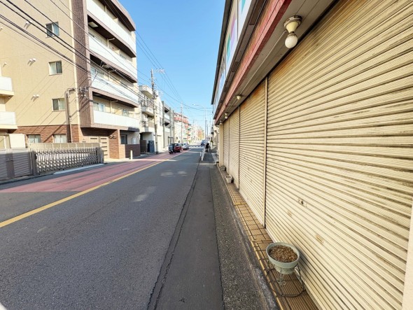 整備された前面道路です。