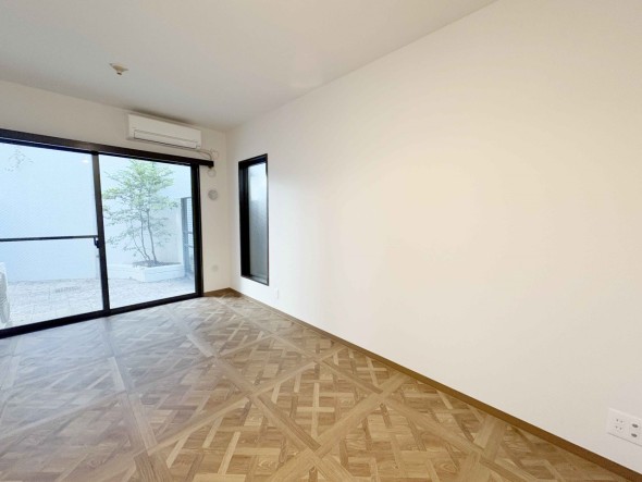 家族と過ごすひと時を優しく包み込むリビングダイニング。