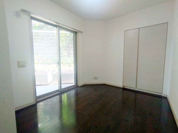 明るくあたたかな居室では、朝の目覚めも気持ちよく起きられます。