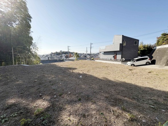 とても開放感ある土地です!日当たりの良さが外観からも伝わります!