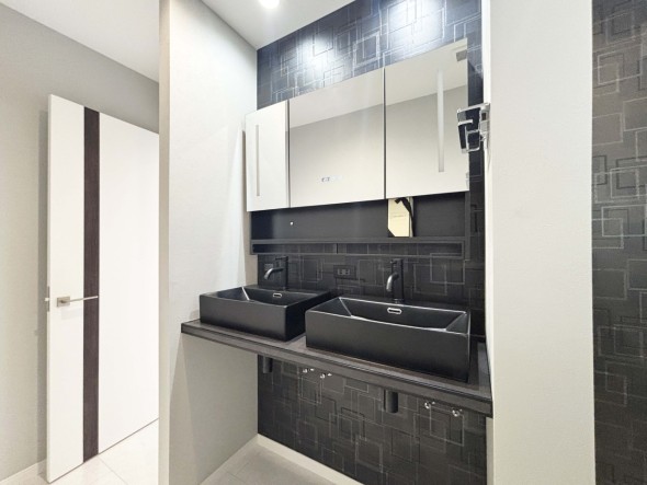 朝の忙しい時間でも、複数人が同時に歯磨きや身支度が可能です。