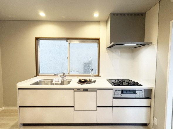 使い勝手の良い設備のキッチンで効率よくお料理もできます。