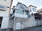 周辺は閑静な住宅街につき落ち着いた環境です。