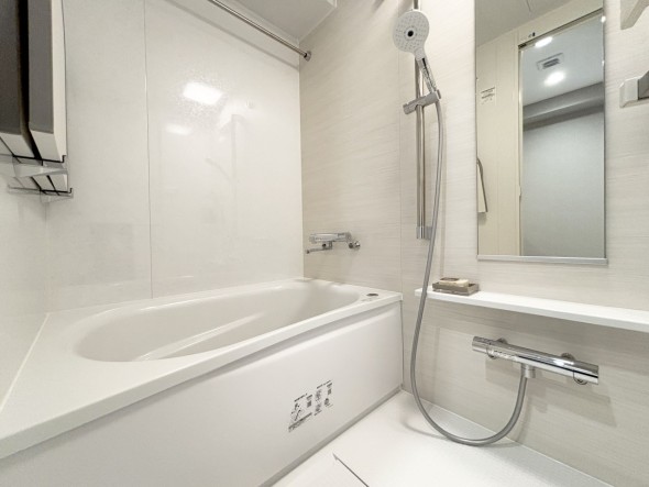 内装 1日の疲れを癒すバスルーム。