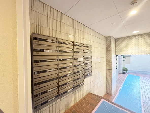 住戸専用の郵便受け。