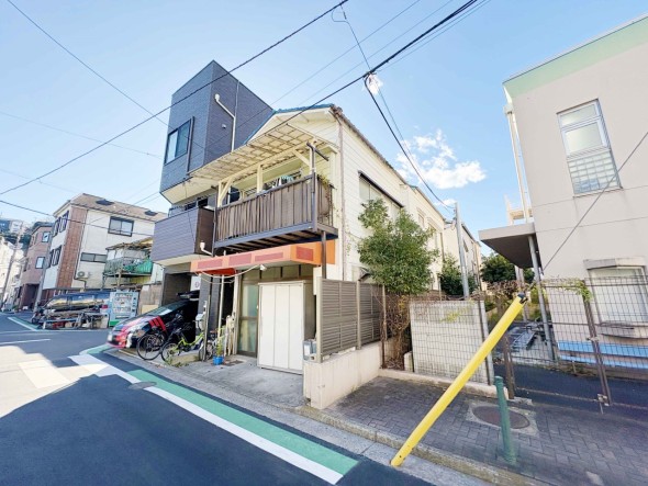 建築条件なしの売地です。お好きなハウスメーカーで建築していただけます。