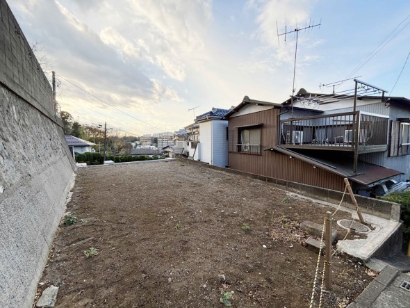 建築条件なしの売地です。お好きなハウスメーカーで建築していただけます。