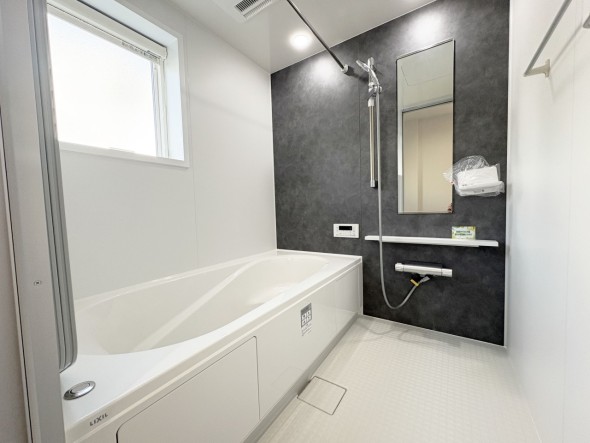 内装 1日の疲れを癒すバスルーム。