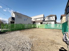 とても開放感ある土地です!日当たりの良さが外観からも伝わります!