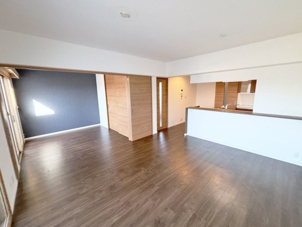 家族と過ごす時間を大切にしたい方にぴったりの明るくゆとりある住空間です。