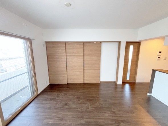 普通とは違うひと時を味わえる開放的なダイニング。