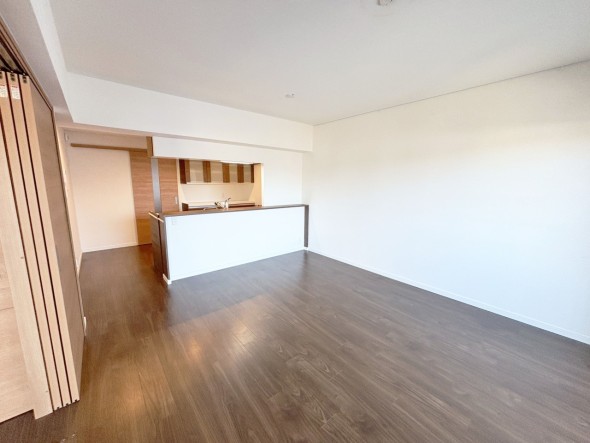 ご家族やお客様との時間など、多くの時を刻む空間。何気なく過ぎる時でさえも上質なひと時となる快適な空間を目指して。